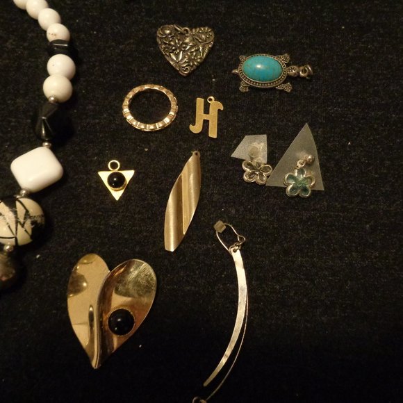 PUKA SHELLS ETHNIC NECK HEART PIN TURTLE PEND ETC LOT - Picture 2 of 5